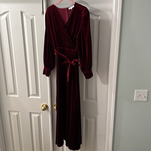 Ivy city ANDIE DRESS IN WINE VELVET - Picture 8 of 8